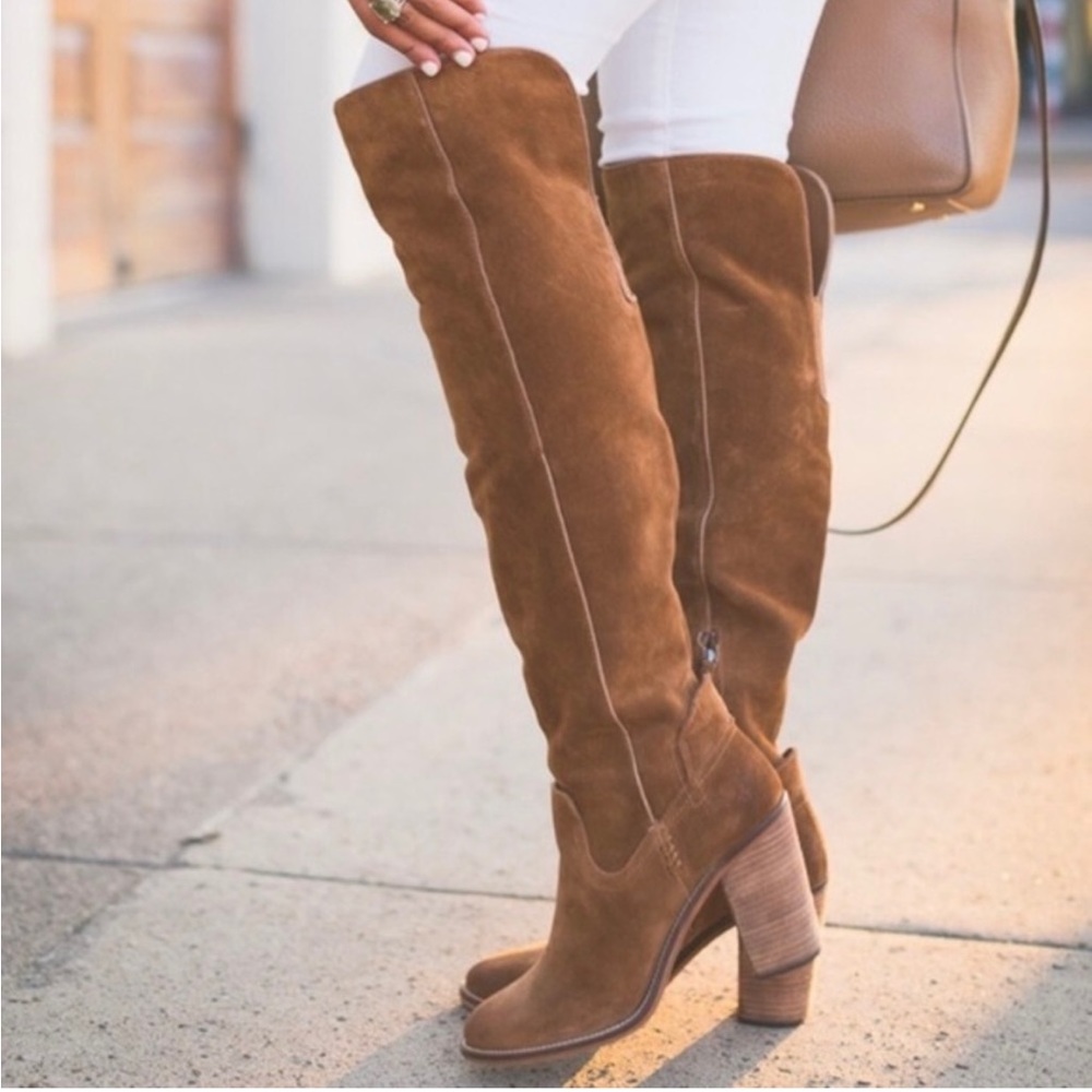 VINCE CAMUTO MELAYA BOOTS BROWN SUEDE